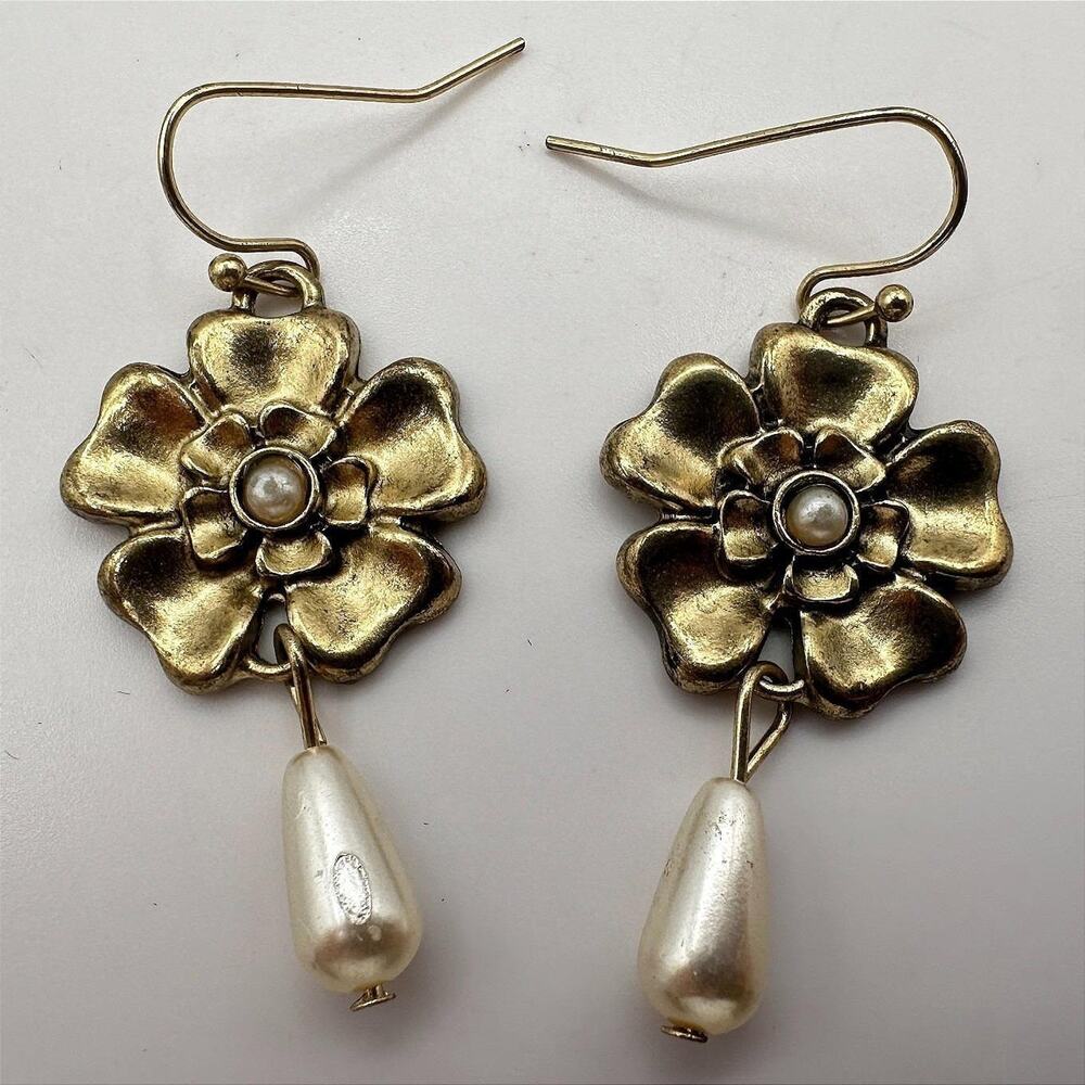Vintage 90s Gold Tone Flower Dangle Earrings Faux Pearl Teardrop Boho Jewelry